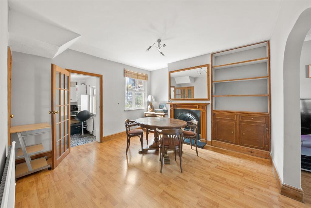 House in Southall - View 4