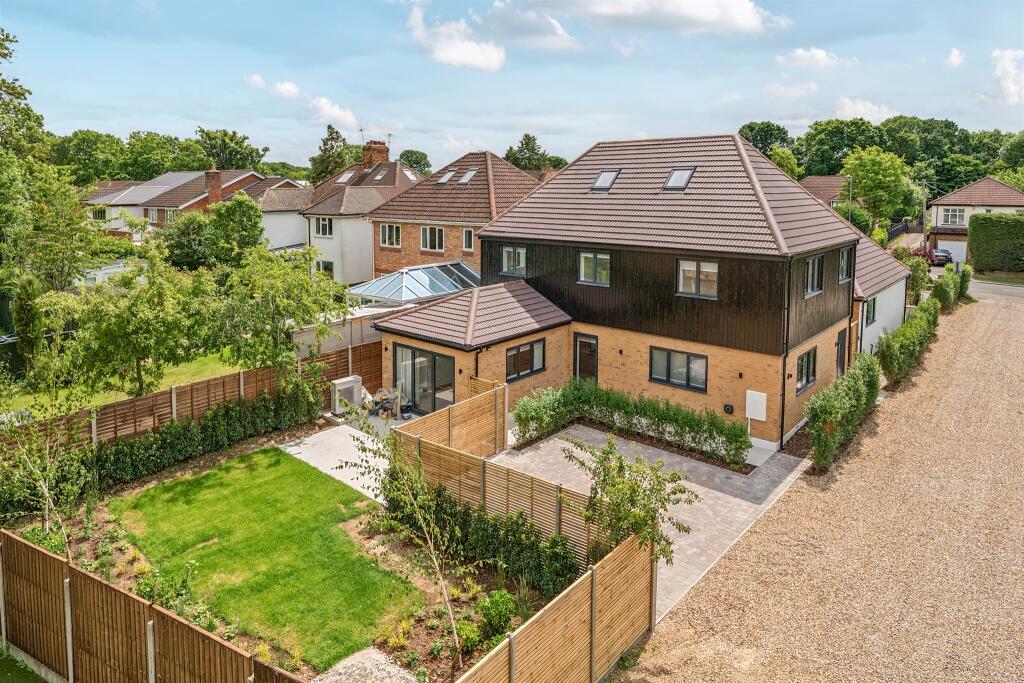 Wildwood Avenue, Bricket Wood, St. Albans