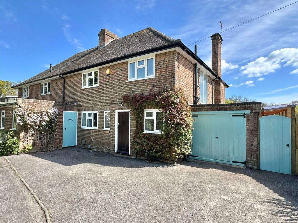 Main image of property: Sycamore Close, Milford on Sea, Lymington, Hampshire, SO41
