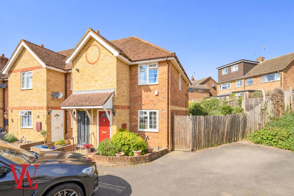 2-bed terraced on The Bourne, Bishop's Stortford, CM23, £350,000