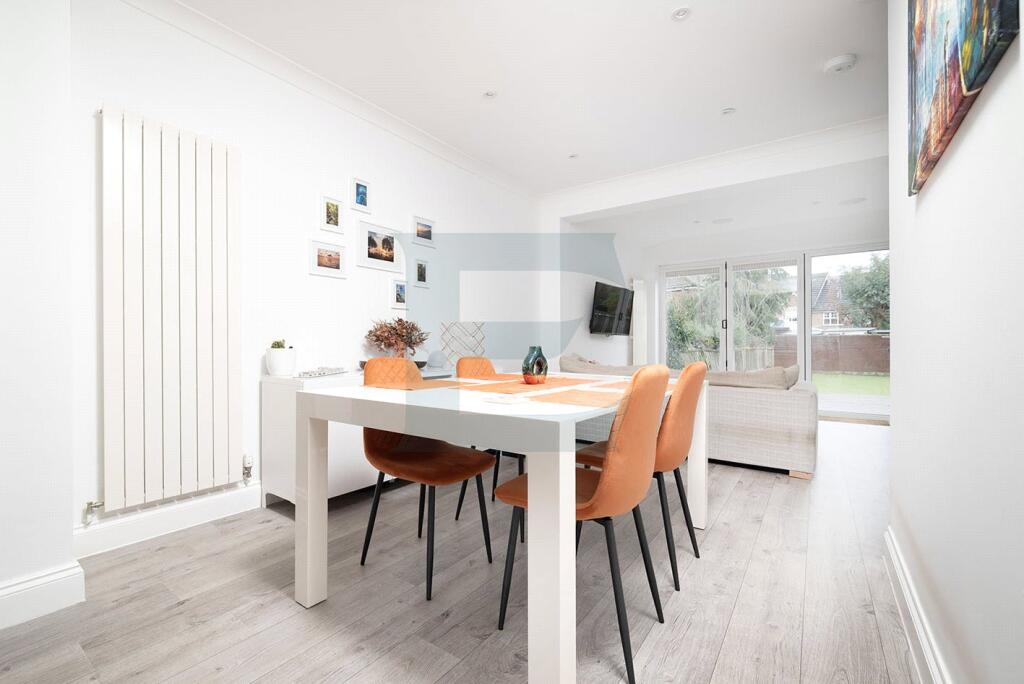 Bunns Lane, Mill Hill, London, NW7 photo 4
