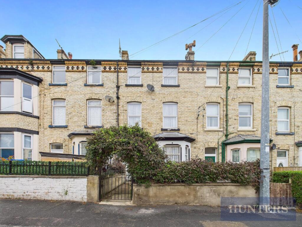 5-bed terraced on Gladstone Street, Scarborough, £170,000