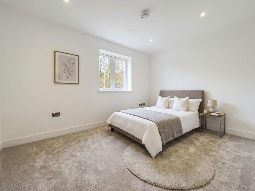 Apartment in Tonbridge - View 2
