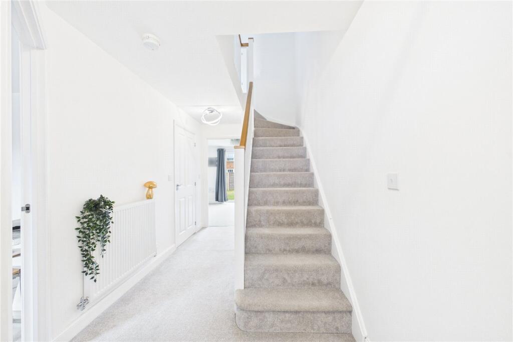 House in Finchampstead - View 4