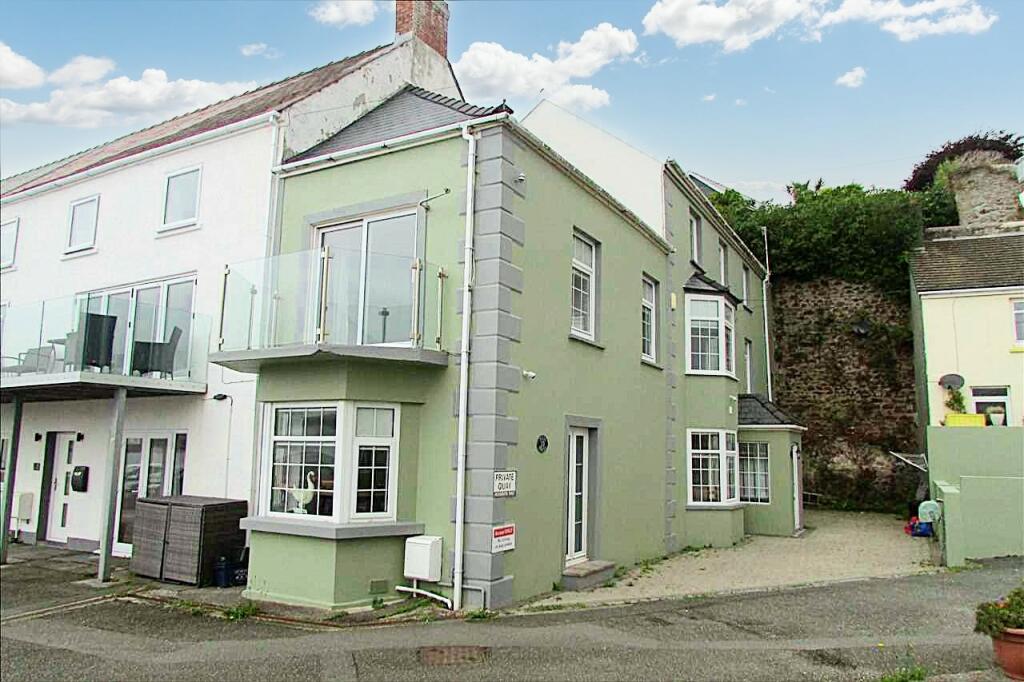 6-bed semi-detached on 10 Hakin Point, Milford Haven, £400,000