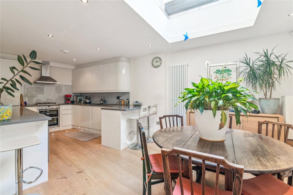 Bromells Road, SW4 photo 4