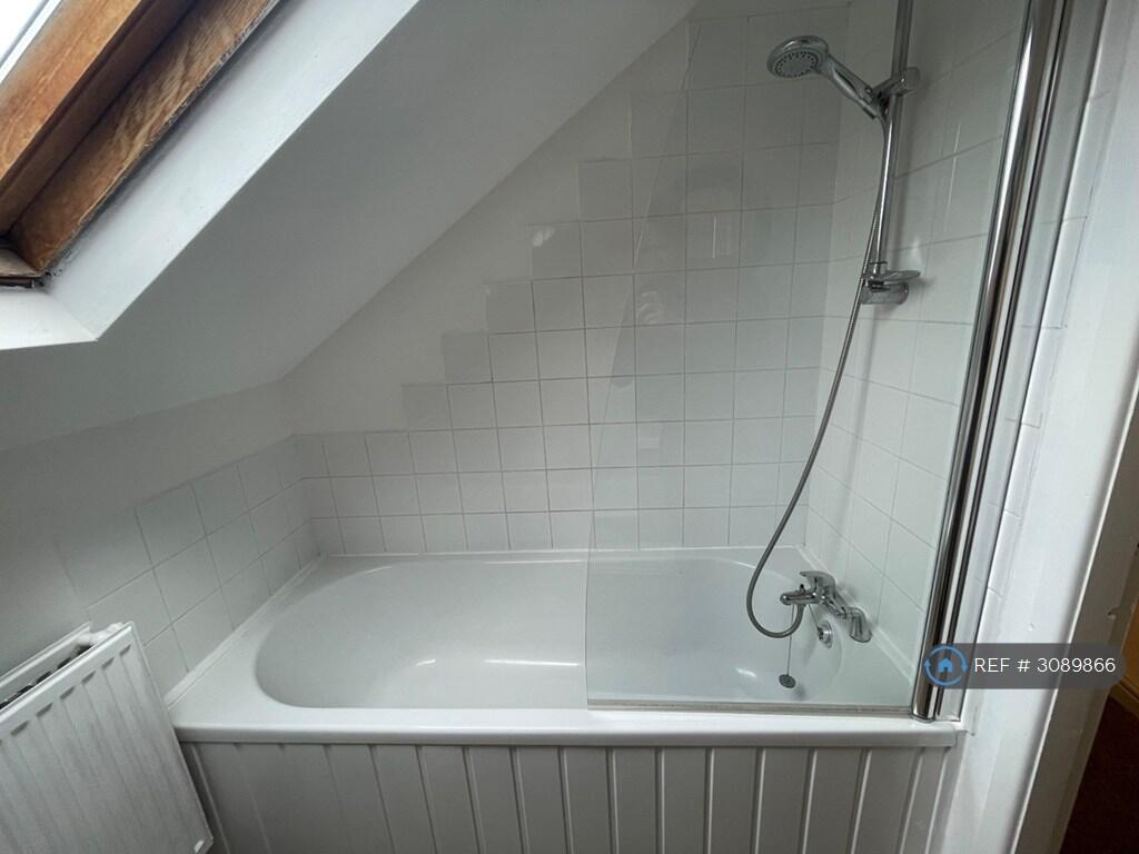Apartment in Chester - More