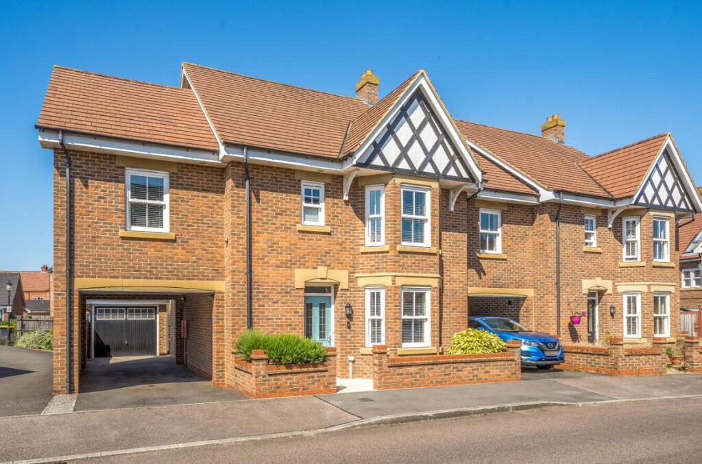 4-bed detached on Gleneagles Close, Great Denham, Bedford, £450,000
