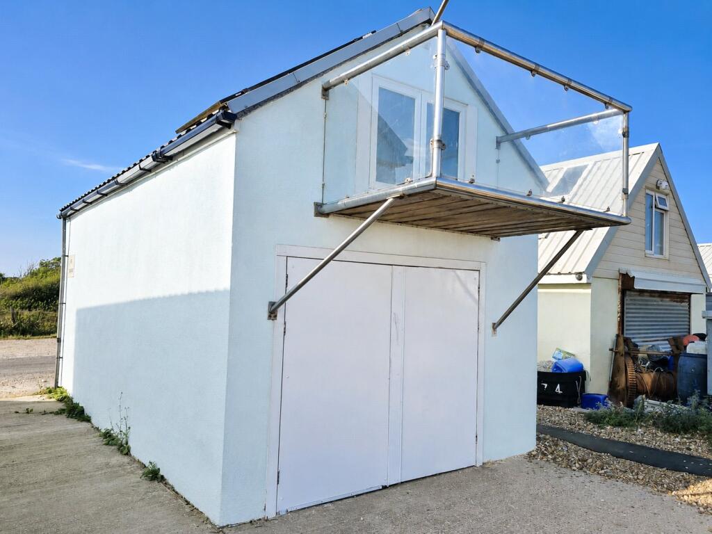 House in Bexhill-on-Sea, Cooden - More