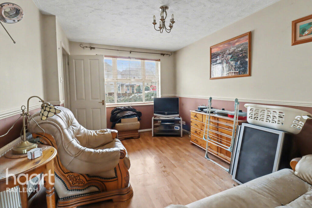 Stirling Close, Rayleigh photo 2