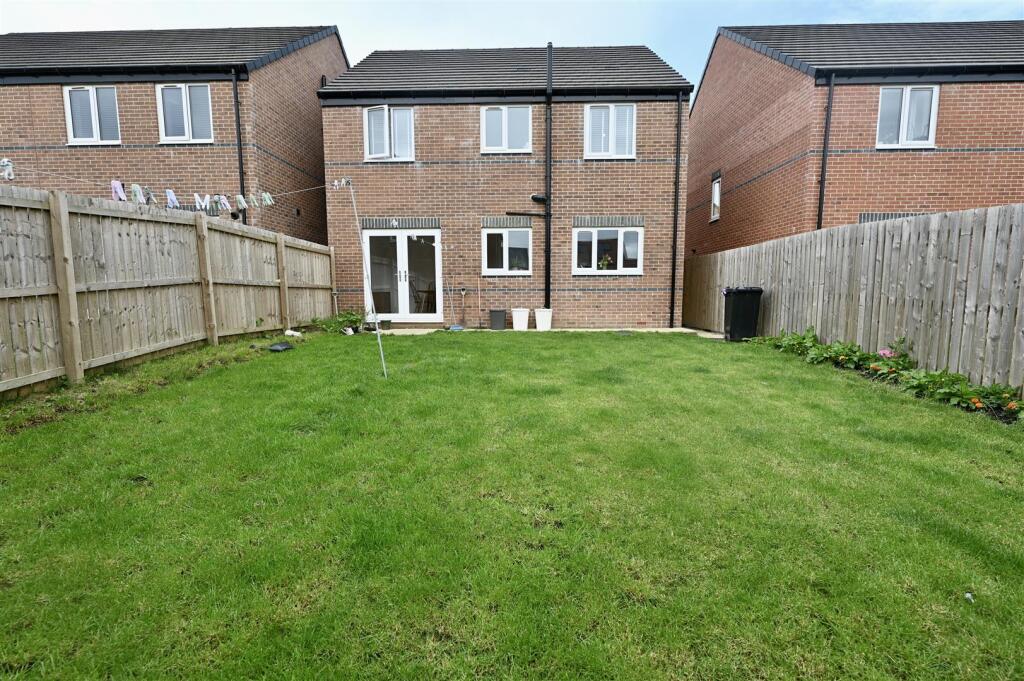 Easby Crescent, Brough With St. Giles, Catterick Garrison photo 3
