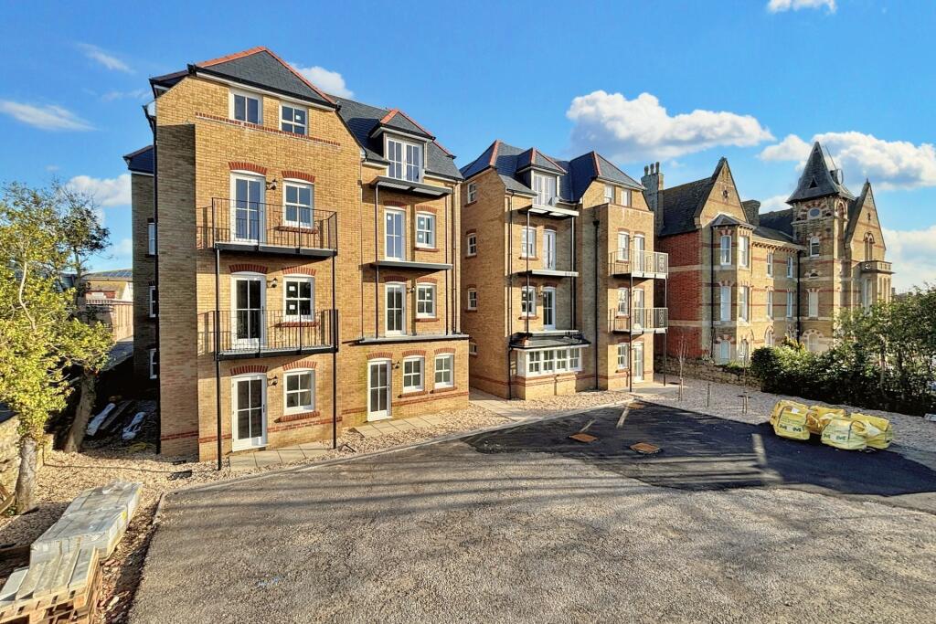 1-bed flat on Weymouth, £165,000
