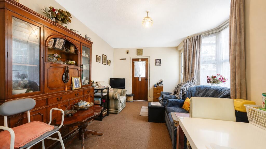 House in London - View 3