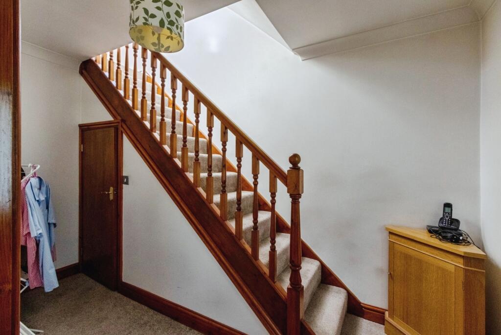 House in Wakefield - View 2