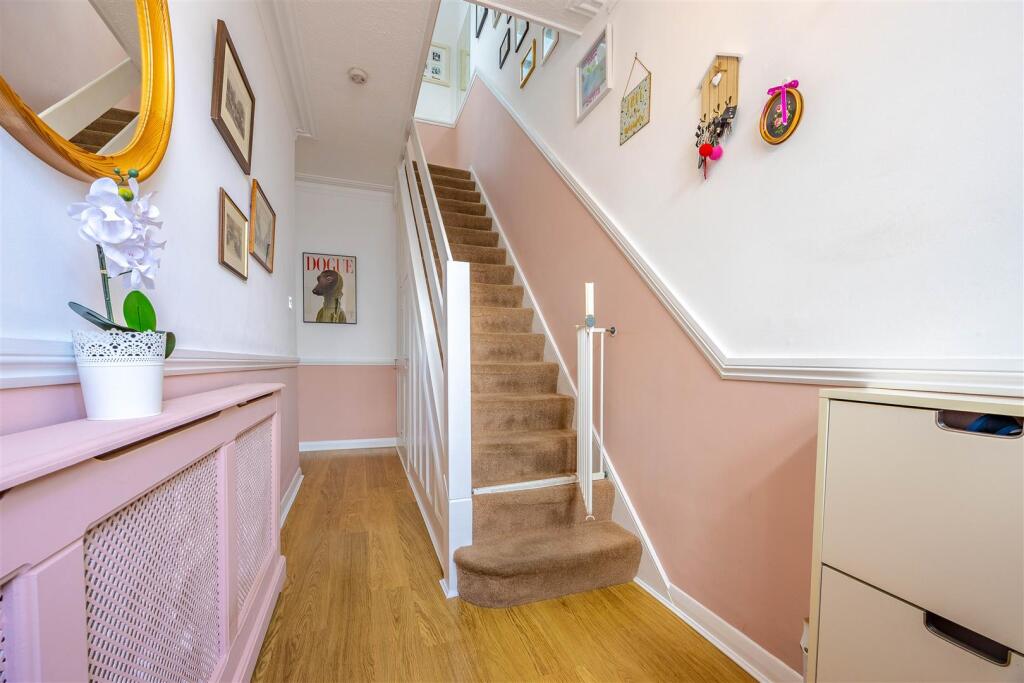 House in Southend-on-Sea - View 5