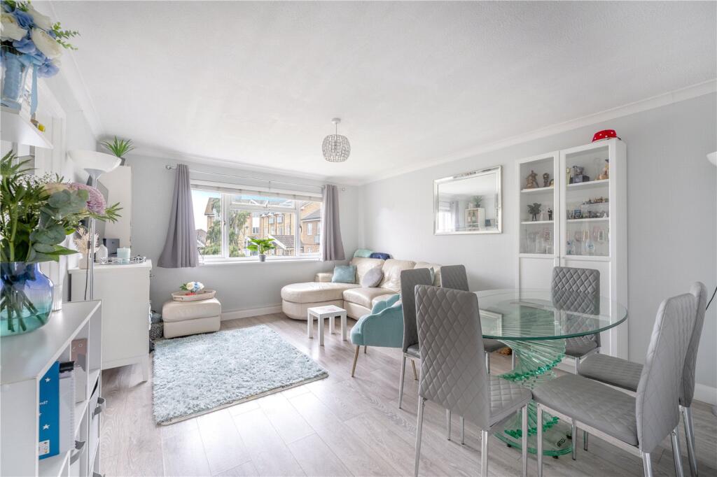 2-bed maisonette on Castle Close, Sunbury On Thames, TW16, £300,000