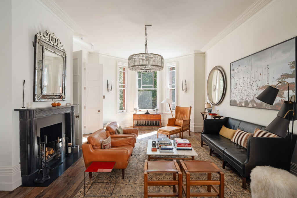 Main image of property: Carlyle Mansions, Cheyne Walk, London SW3