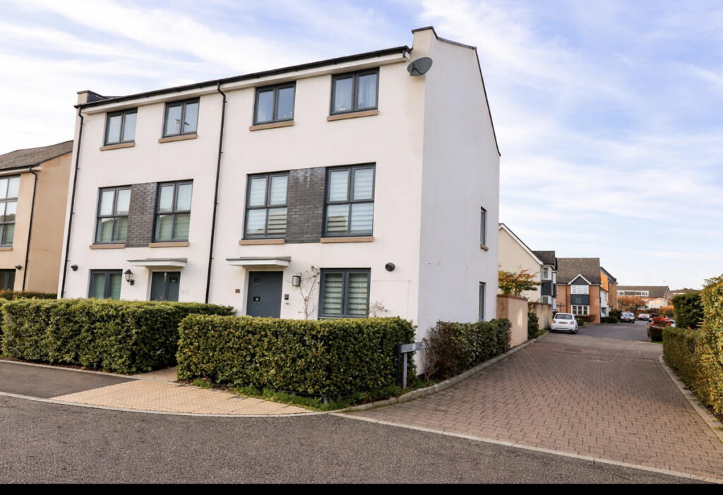 Main image of property: Wood Street, Patchway, BS34