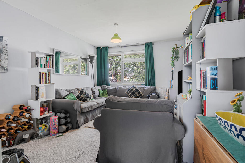 Apartment in Runnymede, Egham Wick - More
