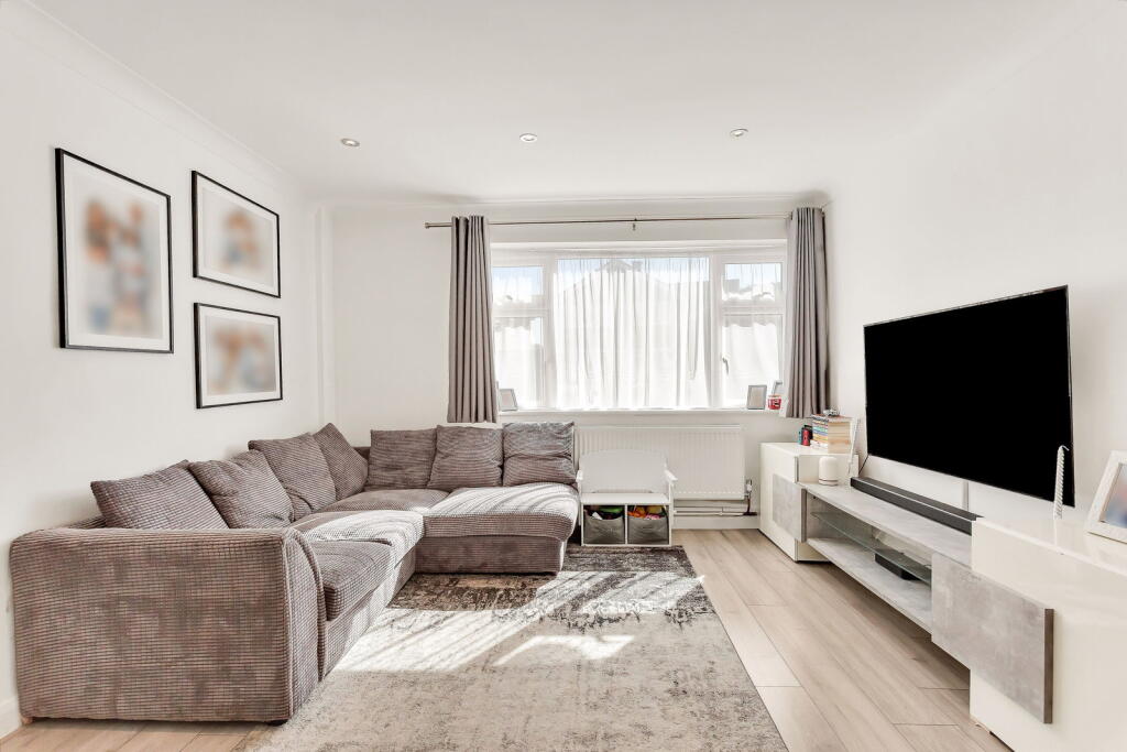 Purbeck Close, Bedford, MK41 photo 3