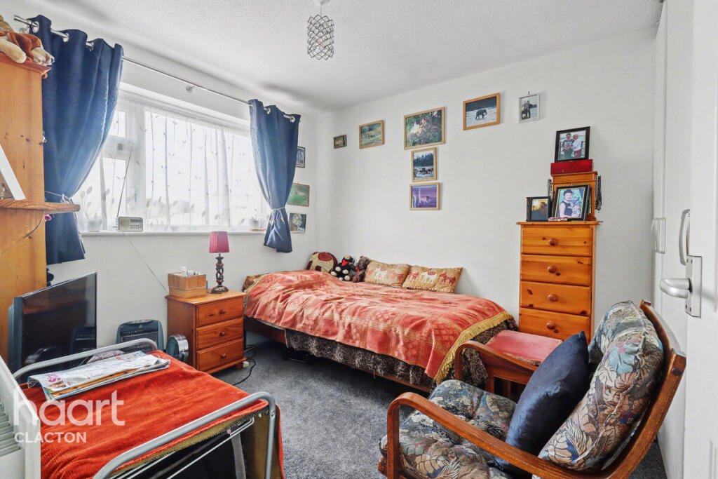Oakwood Close, Frinton-On-Sea photo 5