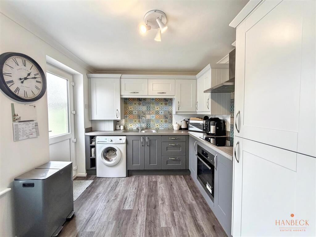 House in Hull - More