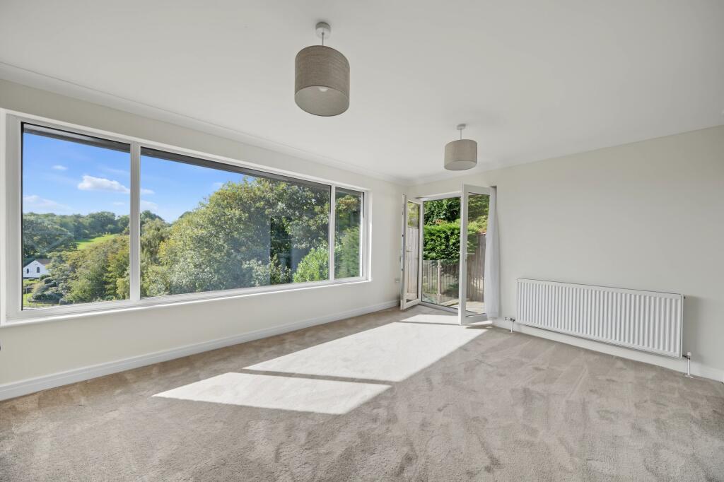 House in Huddersfield - View 5