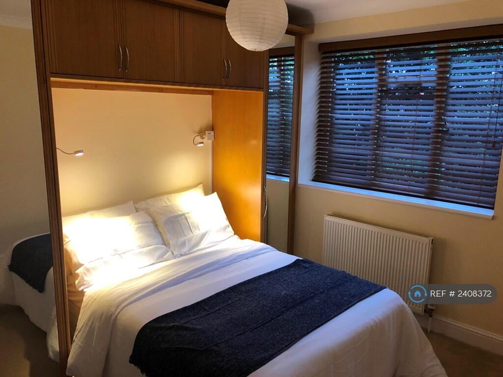Main image of property: Beverley Gate House, London, SW15