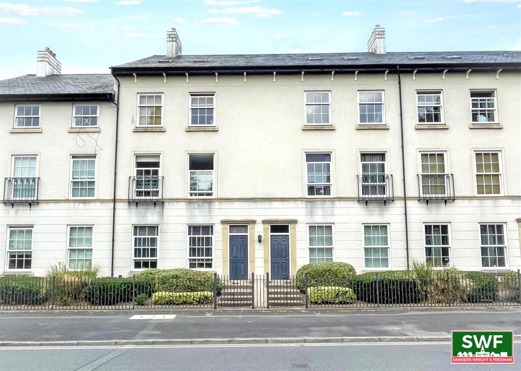 2-bed flat on Compton Road, Wolverhampton, £130,000