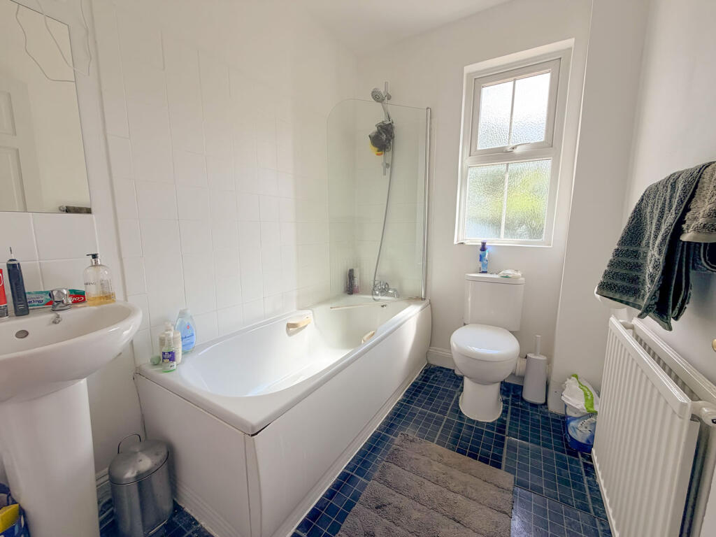 Apartment in Wooburn Green, Wooburn - More