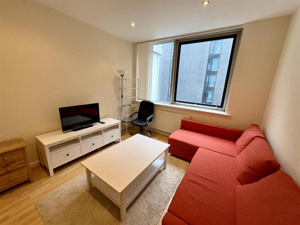 Apartment in Manchester, City Centre - View 2