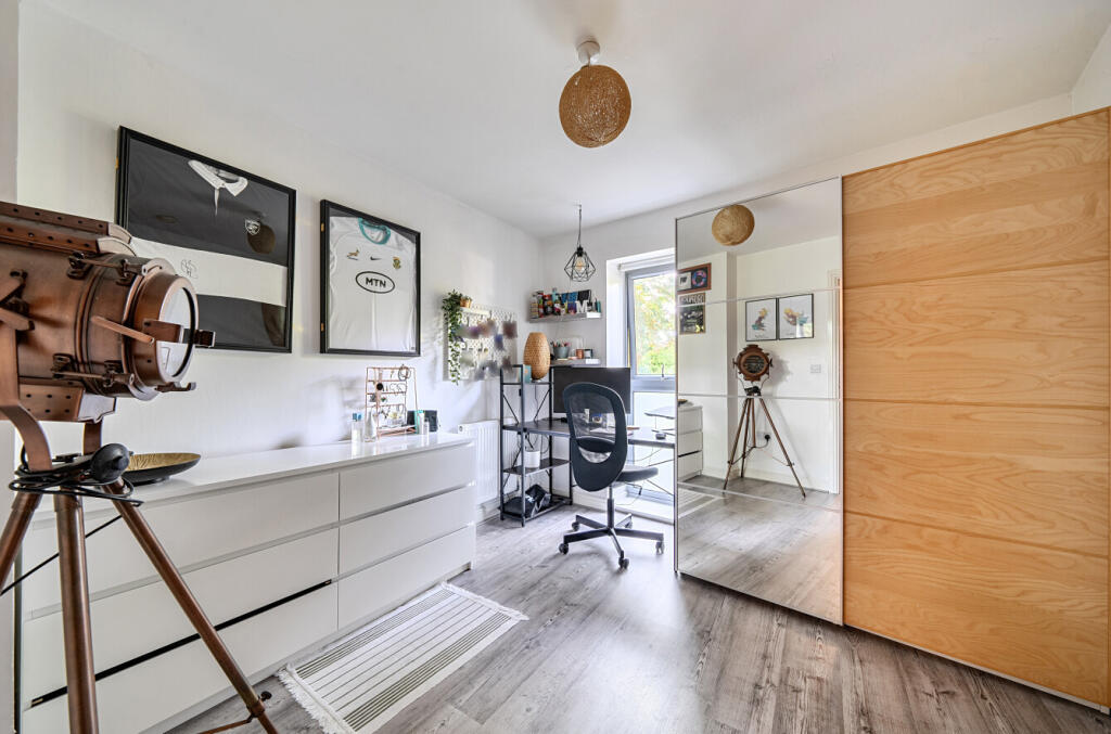 Apartment in Guildford - View 5