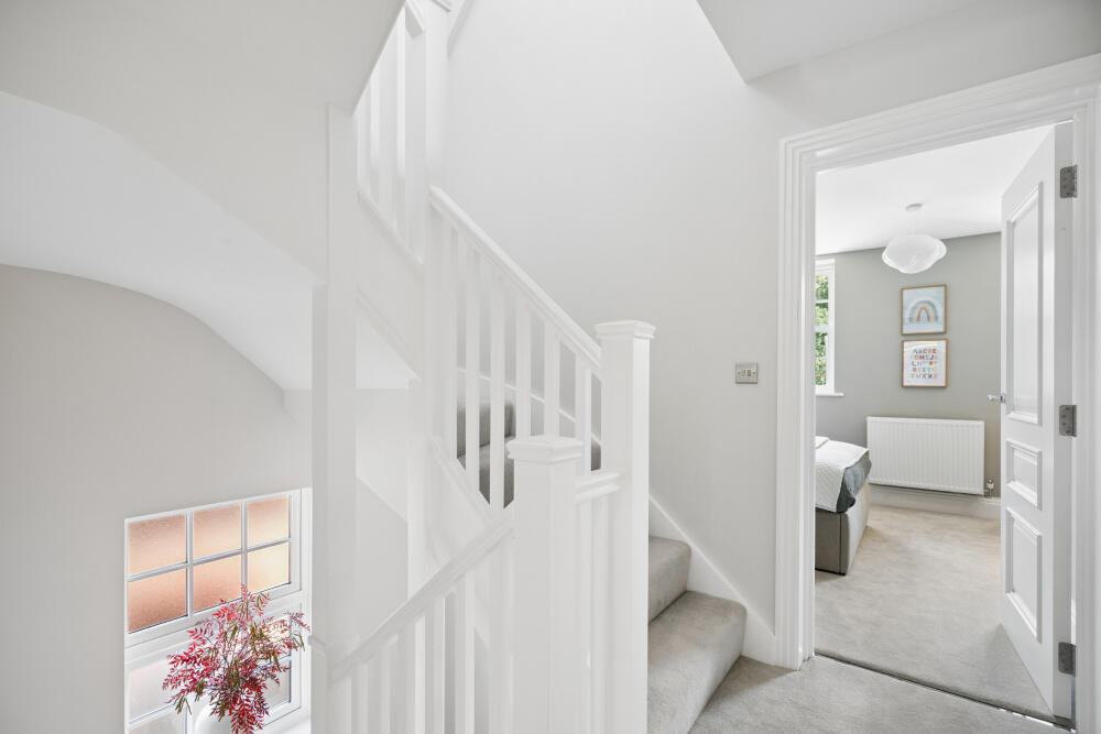 House in Knotty Green, Beaconsfield - More