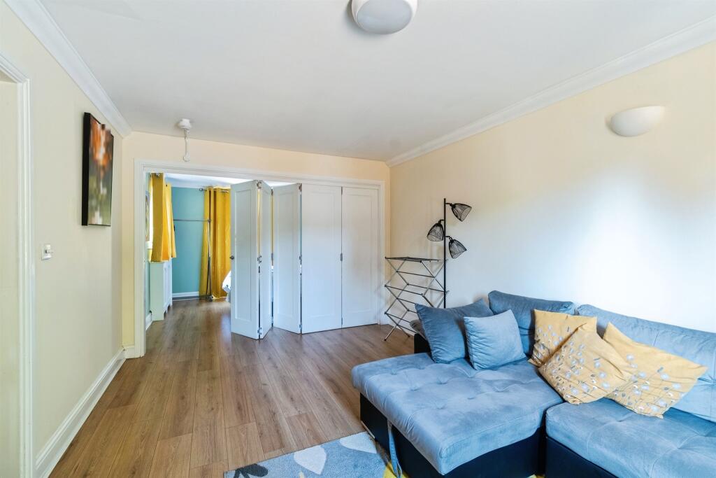 House in Chippenham, Wiltshire - View 4