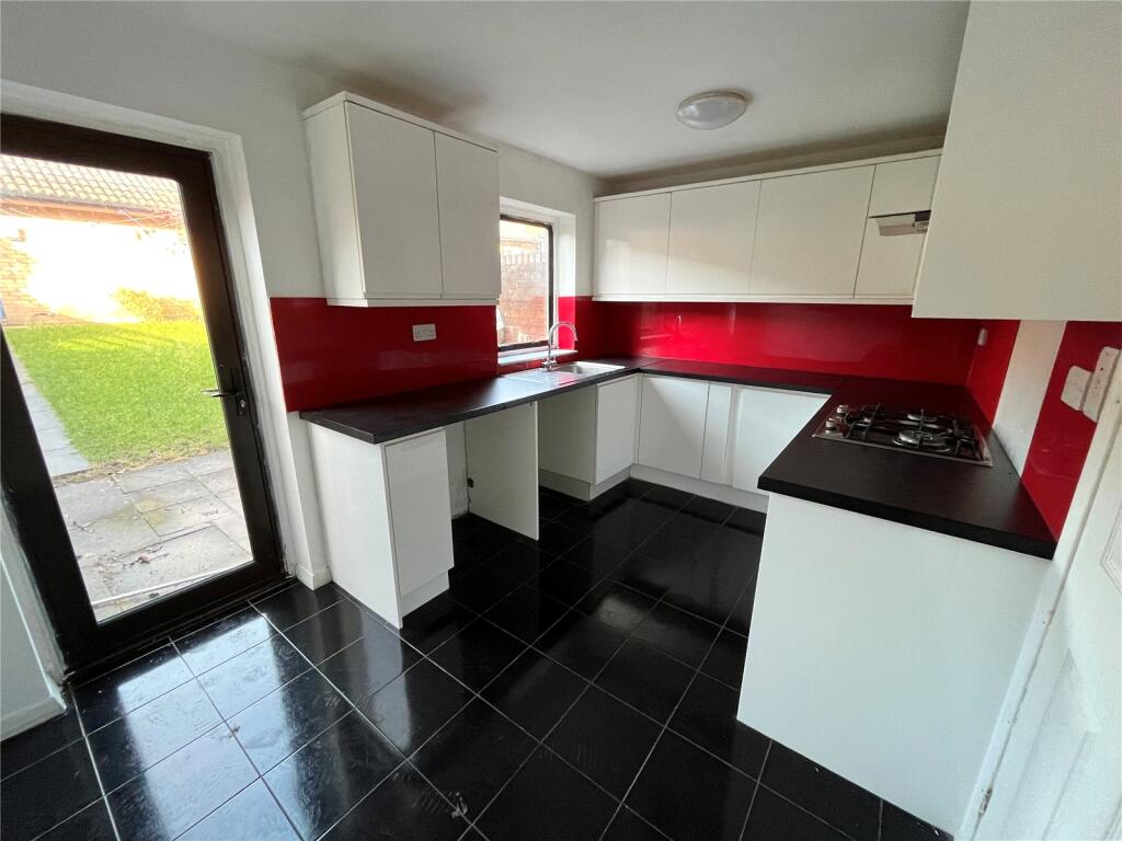 Stonebridge Drive, Frome, Somerset, BA11 photo 3