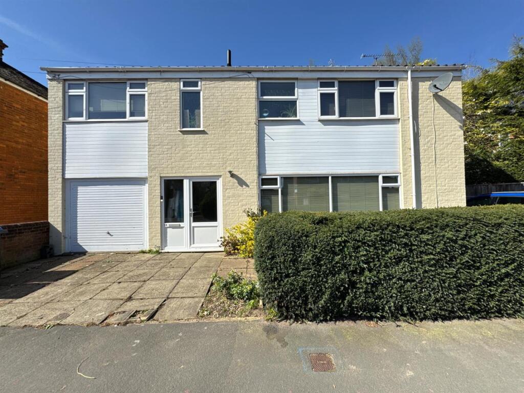 Main image of property: Pondcroft Road, Knebworth