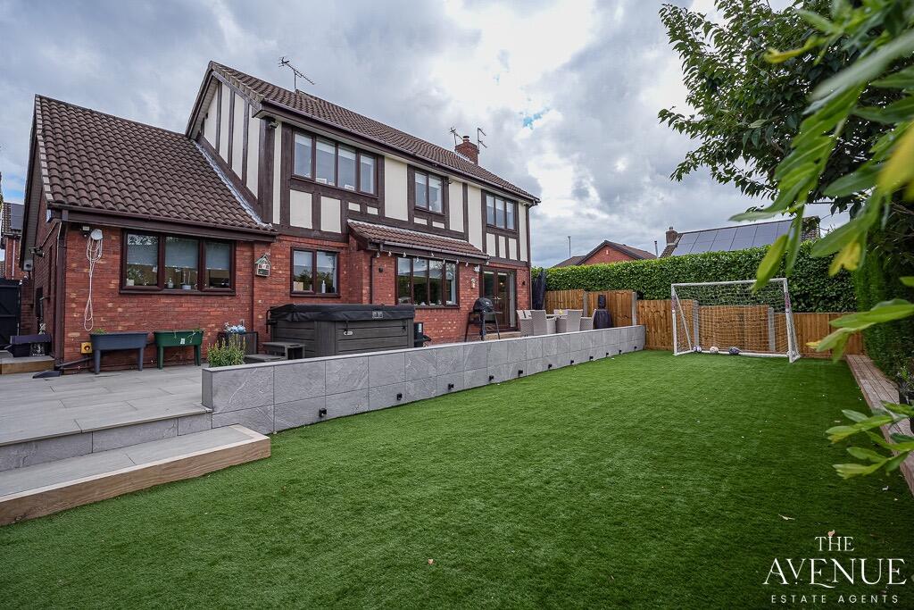 House in Newcastle-under-Lyme, Westbury Park - View 5