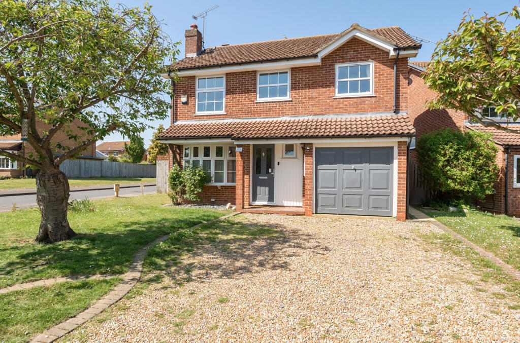4-bed detached on Kesteven Way, Wokingham, Berkshire, RG41, £600,000