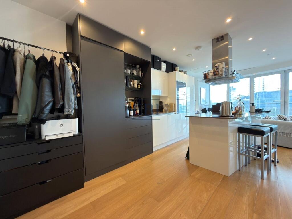 Apartment in London, St John's Estate, Isle of Dogs - View 5