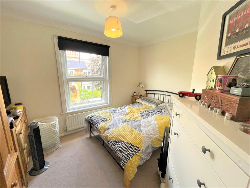 Apartment in North Hertfordshire, Hertfordshire - View 5