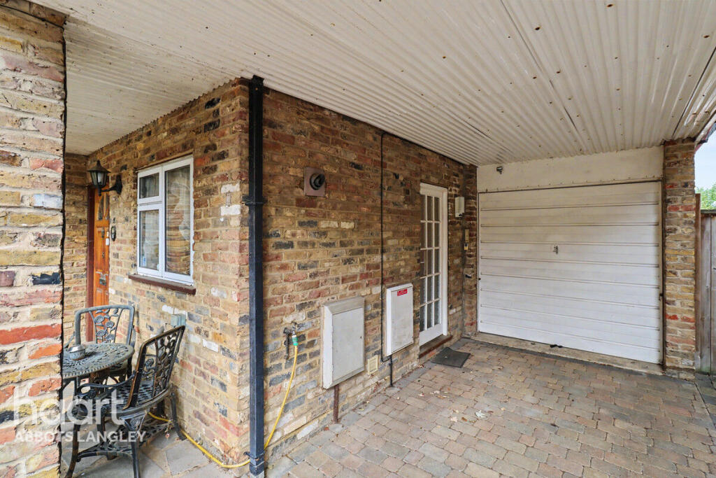 House in Watford - View 5