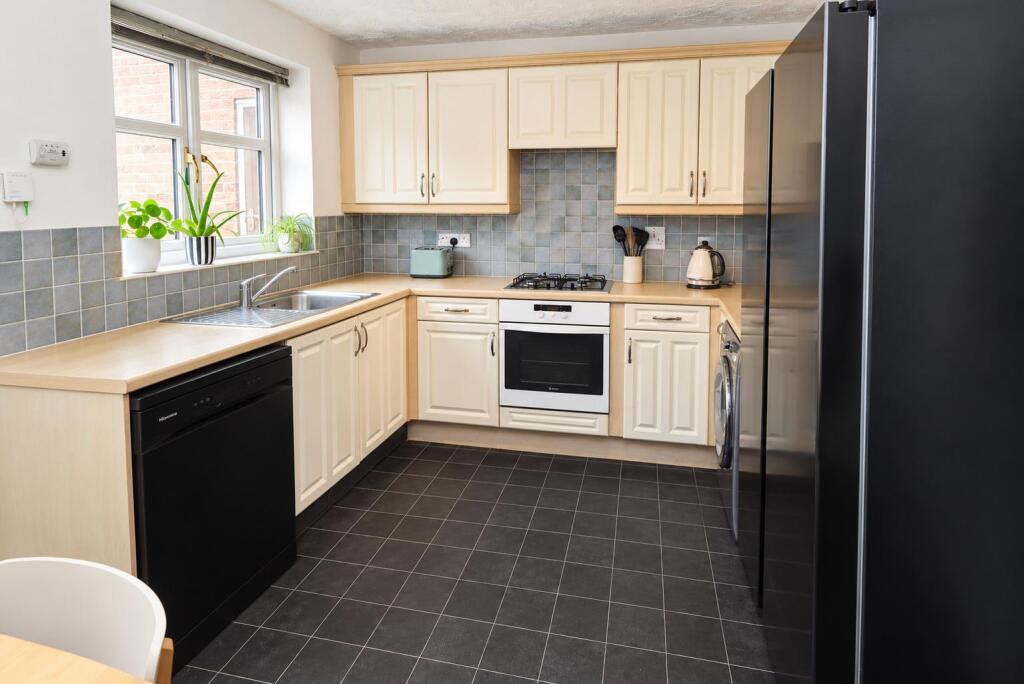 House in Irthlingborough, North Northamptonshire - View 5