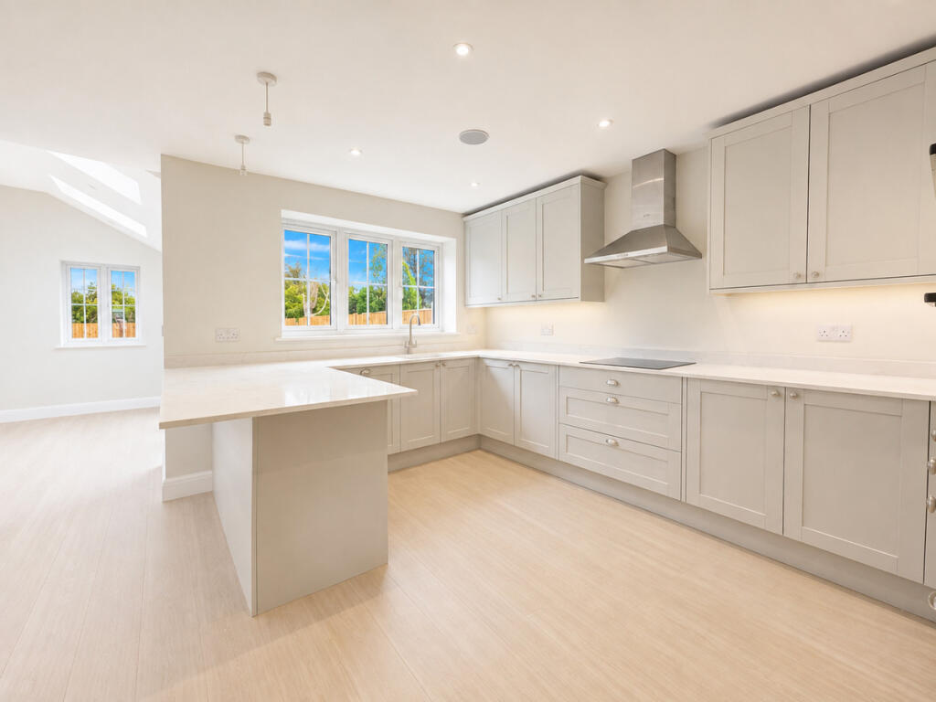 House in Rochford, Hullbridge - View 4