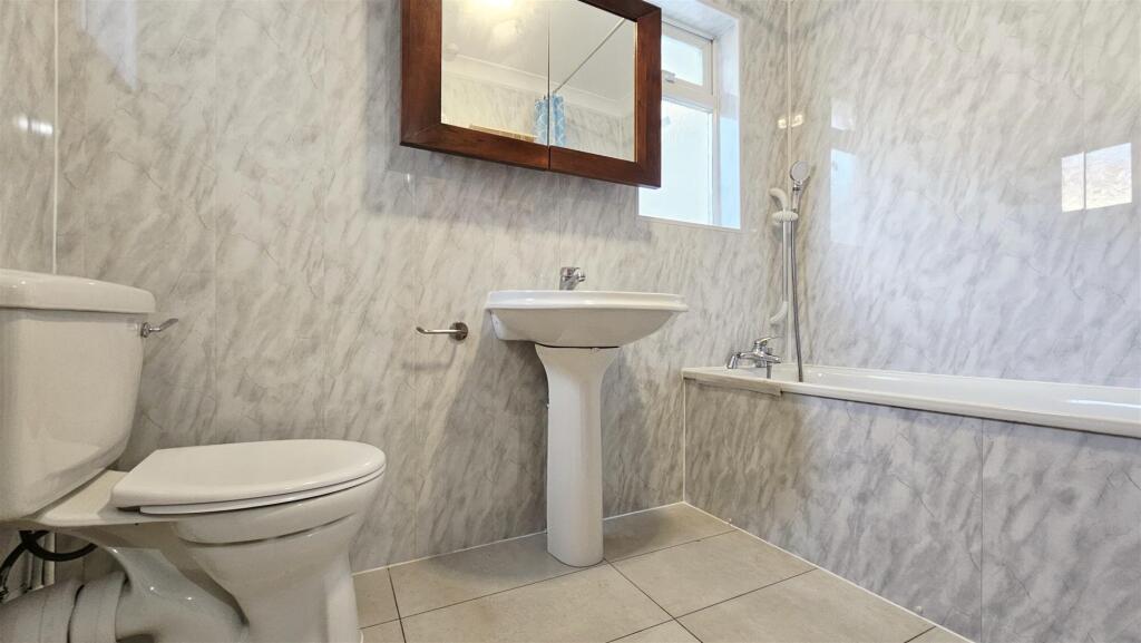 House in Twickenham - View 5