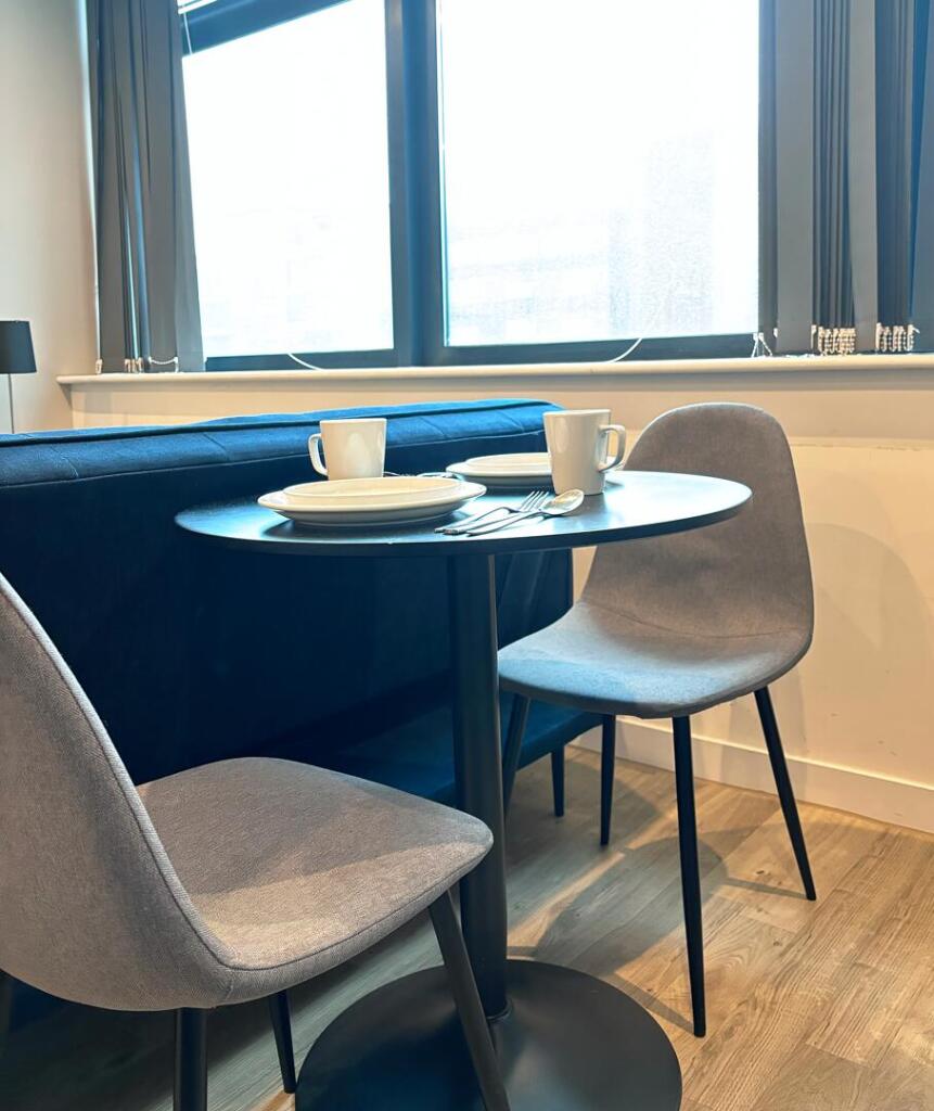 Apartment in Manchester, Old Trafford - More