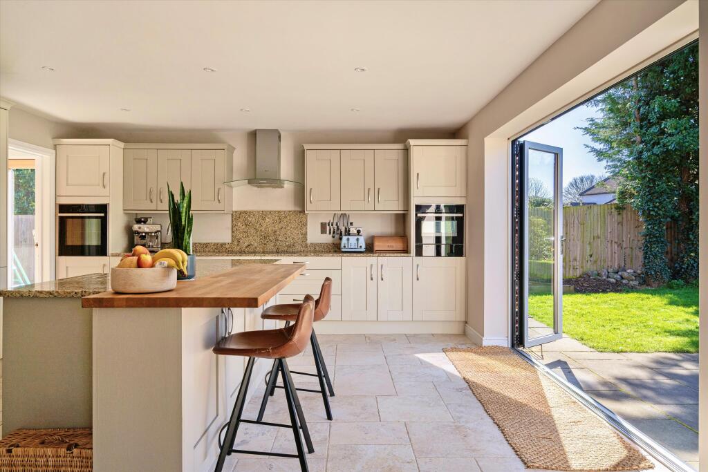 Dunleys Hill, Odiham, Hook, Hampshire RG29 - View 2