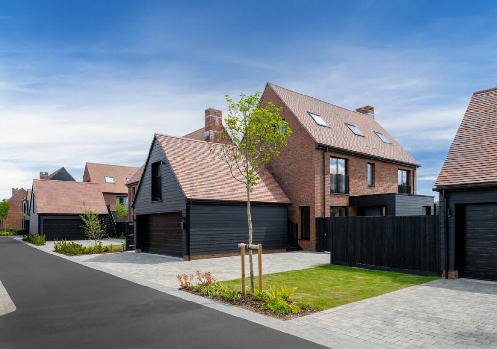 Main image of property: Alfold Gardens,
Alfold,
Cranleigh,
GU6 8BG