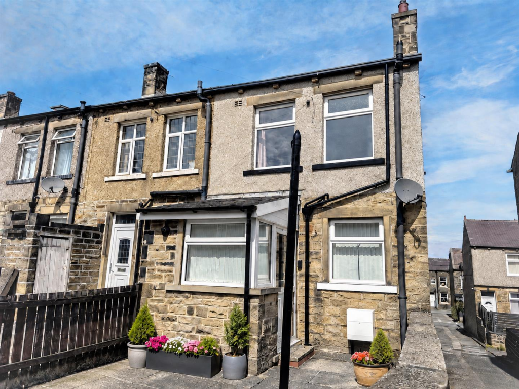 Main image of property: Mannville Walk, Keighley, BD22 6AQ