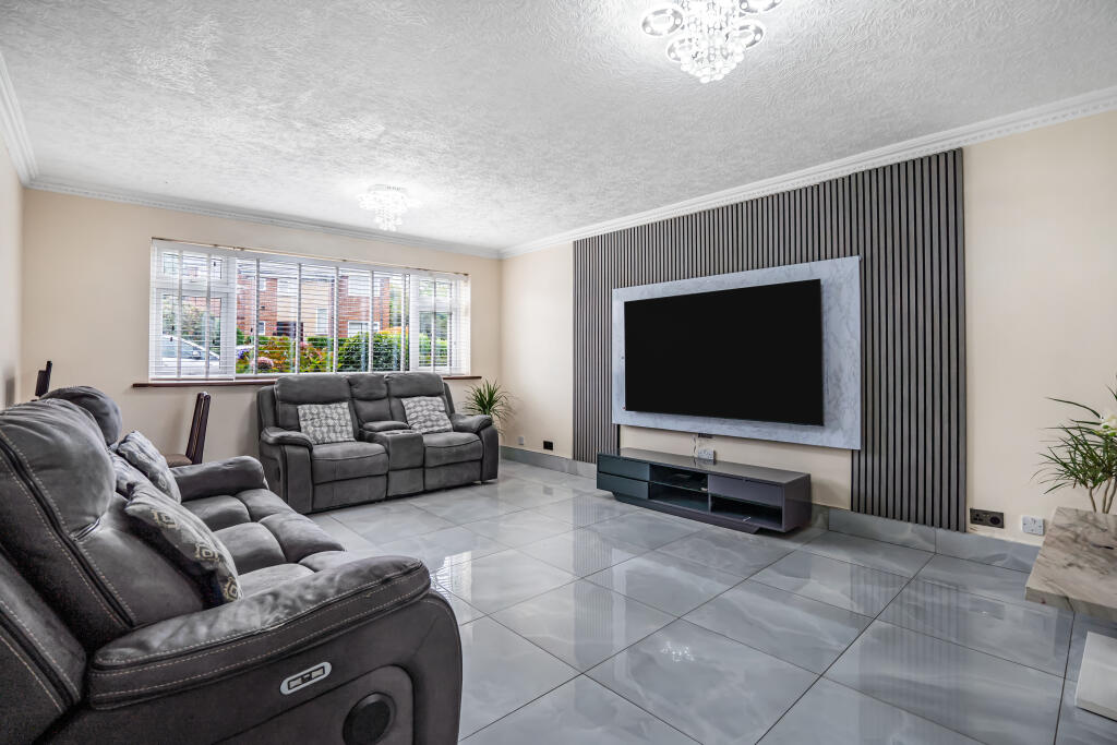 Amberley Close, Bolton, BL3 photo 2