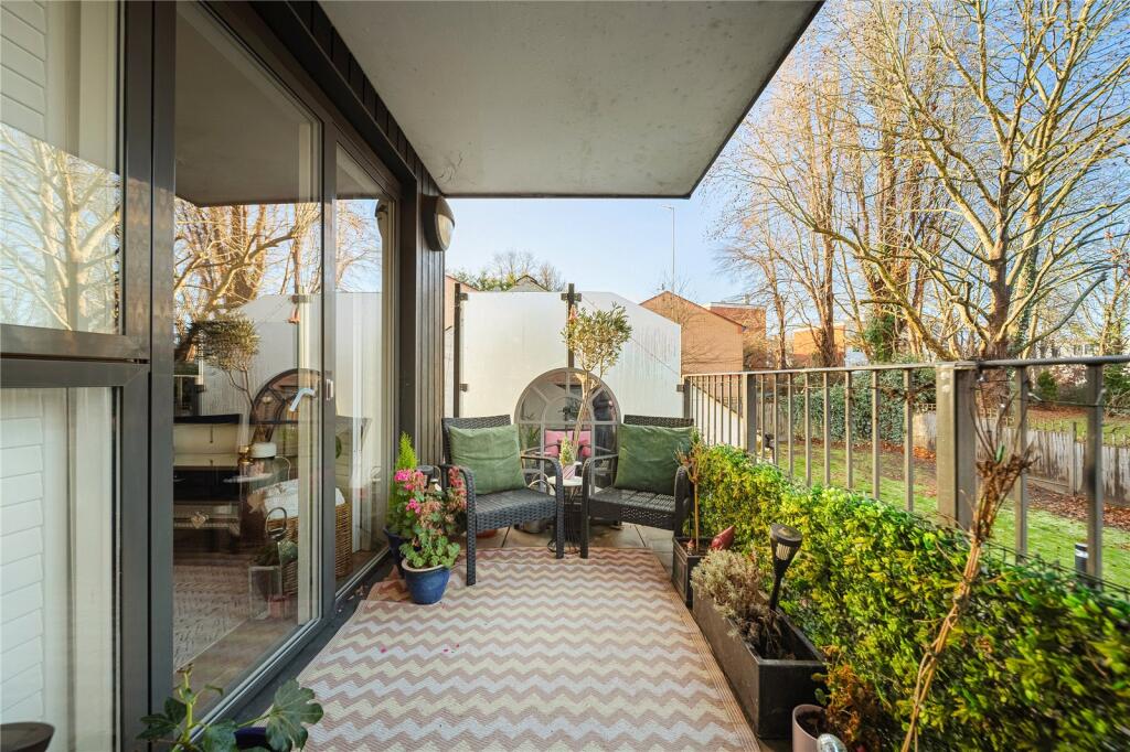 Apartment in London, Roehampton - View 4